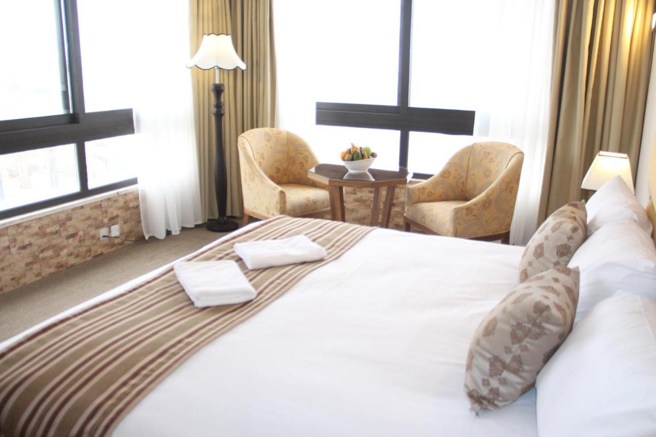 Saray Hotel Аман Екстериор снимка