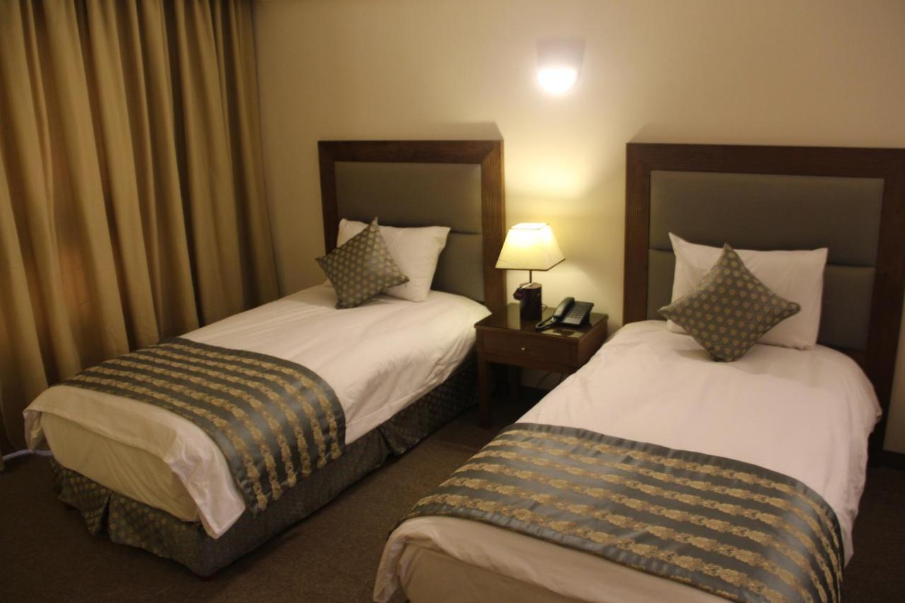 Saray Hotel Аман Екстериор снимка