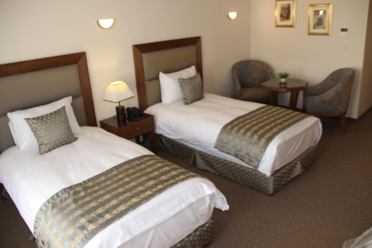 Saray Hotel Аман Екстериор снимка