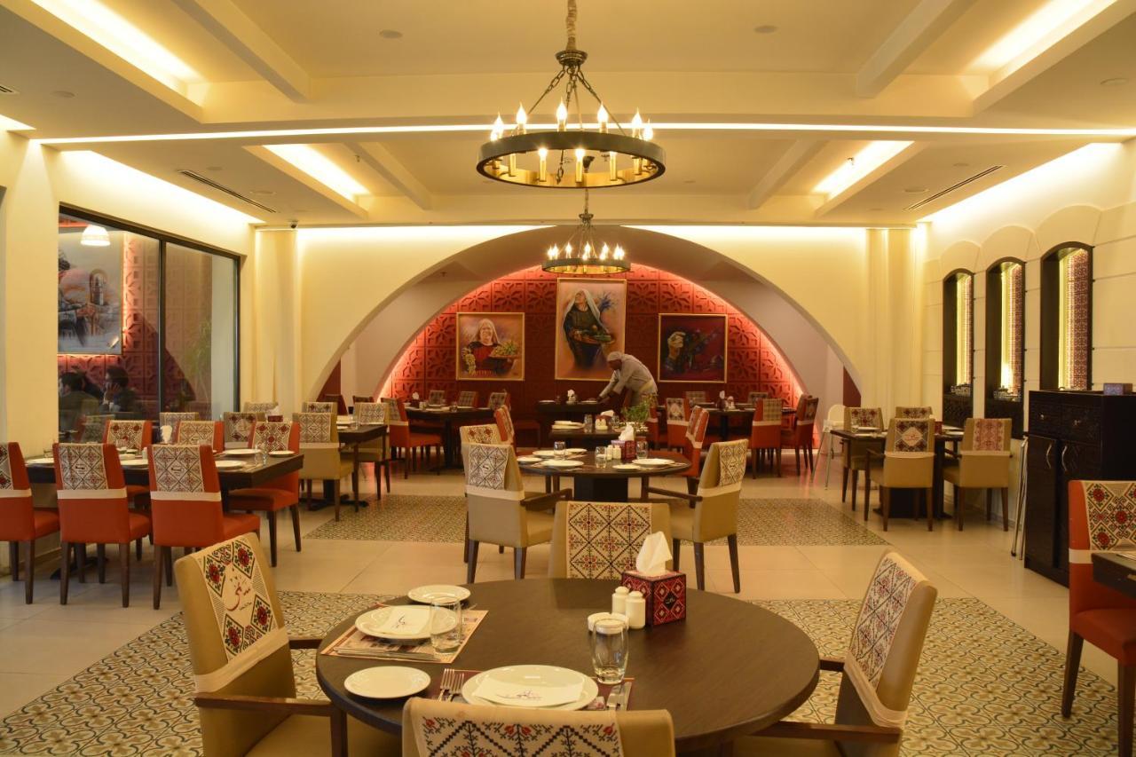 Saray Hotel Аман Екстериор снимка